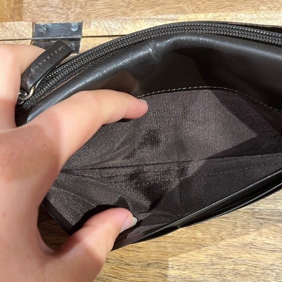 Authentic Buberry leather wallet - Picture 10 of 14